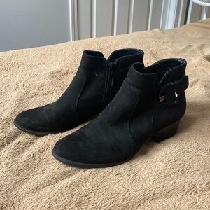 Unisa size 9 women ankle cut booties, cute buckle design
